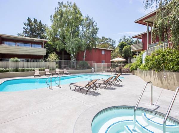 $4,095 / 2br - 1011ft2 - Conveniently Located Just Minutes to Shopping and Dining! (los gatos)63852072835075120
