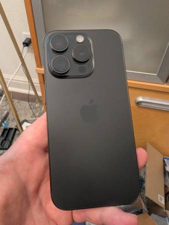 Tmobile/metro pcs Apple IPhone 15 pro 128gb 1