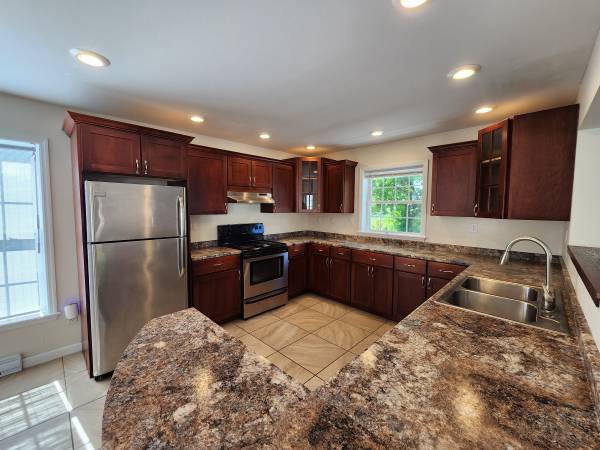 $1,600 / 3br - Beautiful 3 Bedroom (CITY)! (Plattsburgh)63833986574721120