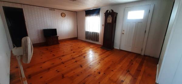 MH 2 bdrm, 1.5 bath, 1