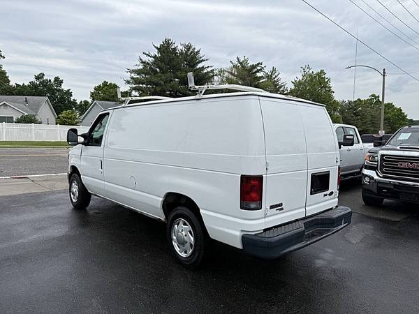 2011 Ford E-Series E 150 - Photo 5