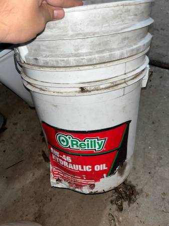 White buckets 1