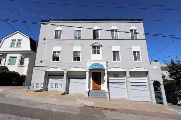 $1,895 / 450ft2 - Estudio con patio junto al lago Merritt en edificio de inspiración mediterránea (oakland lake merritt / grand)63785477124481120