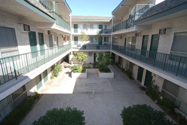$1,695 / 1br - 650ft2 - Saticoy Apts.Gorgeous Newly Remodeled One Bedroom.Near Pierce College! (Winnetka)63869888022915121