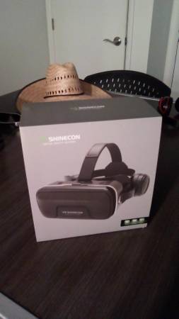 Pick Up Item. Brand New Virtual Reality Headset! 1