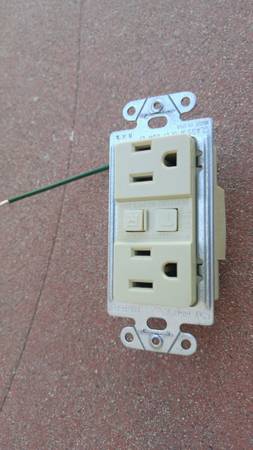 GFCI Receptacle.   side way GFCI.   ELECTRICIAN 1