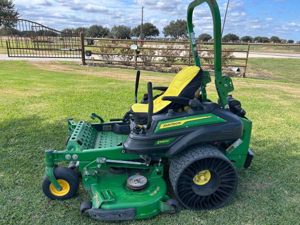 John Deere 930M zero turn 1