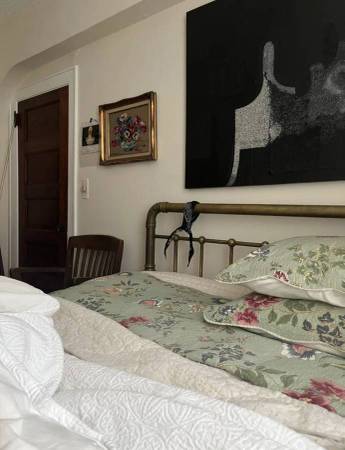$1,000 / 1br - Lovely room for rent in my 2 BR available January 5th (3-6 month stay) (Clinton Hill, Brooklyn)63886542734723121