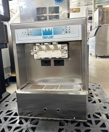 Ice Cream Machine 1