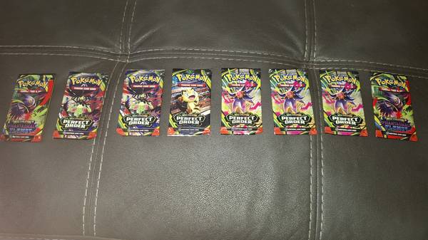 "8 PACK" preopened pokemon booster packs/bundle 1