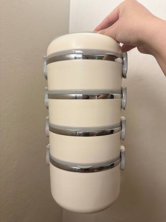4-Tier Stackable Insulated Lunch Box Set with Carrying Bag 1