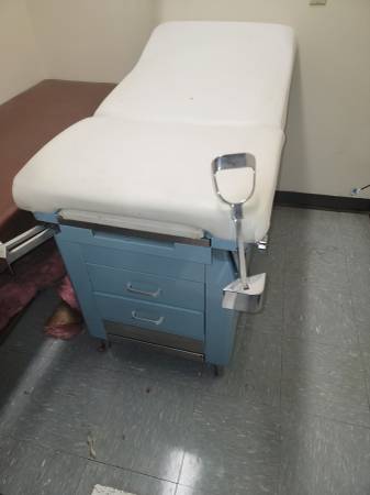 Medical Exam Table Lot (5) 1