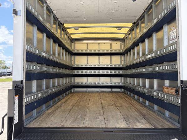 2021 Chevrolet EXPRESS 3500 9900 - Photo 11