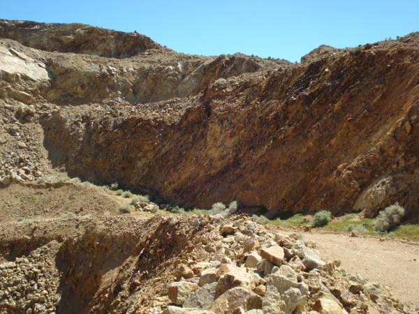 $40,000,000 ***Gold & Silver Quarry***Land*** (MOJAVE)63824145058817123