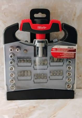 IWORK 42-PIECE T-HANDLE RATCHETING SCREWDRIVER SET 1