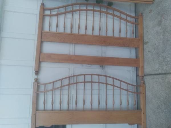 Vintage Maple Bed 1