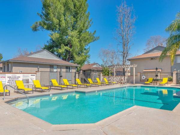 Limited-Time Special 🚨 Select Laurel 3 Bedrooms from $2,615! 1