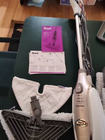 Shark Pro  Steam Pocket mop 1