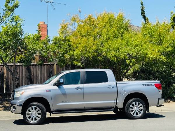 2012 Toyota Tundra Crewmax Platinum 5.7L 4X4 - único dueño - $21,500 (los gatos)63654698256899121