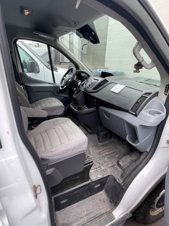 2015 Ford Transit 150 - Photo 4