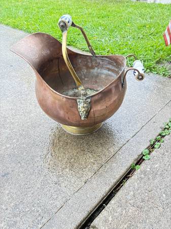 Coal scuttle 1