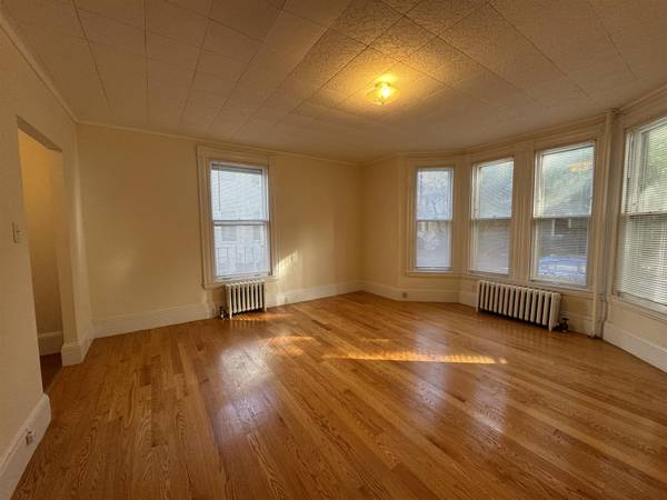 $2,700 / 1br - 381 Harvard Street (Cambridge)63699469180035121