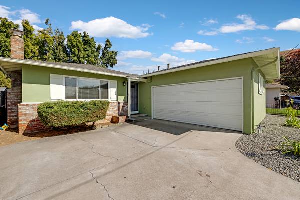 $3,550 / 3br - 1175ft2 - **3 Bedroom, 2 bath in Court Location - Hayward (hayward / castro valley)63687440981123120