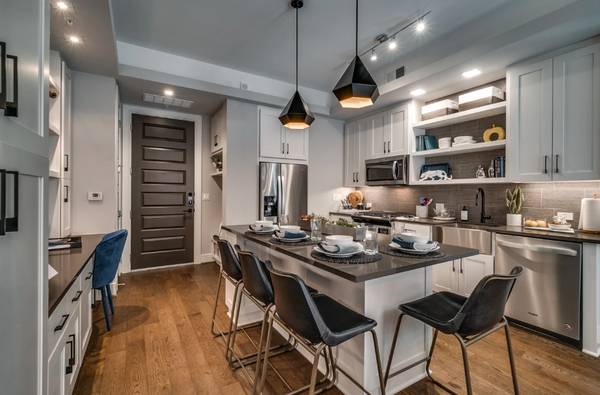 $1,742 / 1br - A New Upscale and Hip High-Rise in Downtown Dallas! (Downtown Dallas/Dallas/Oaklawn/Uptown)63796477118081121