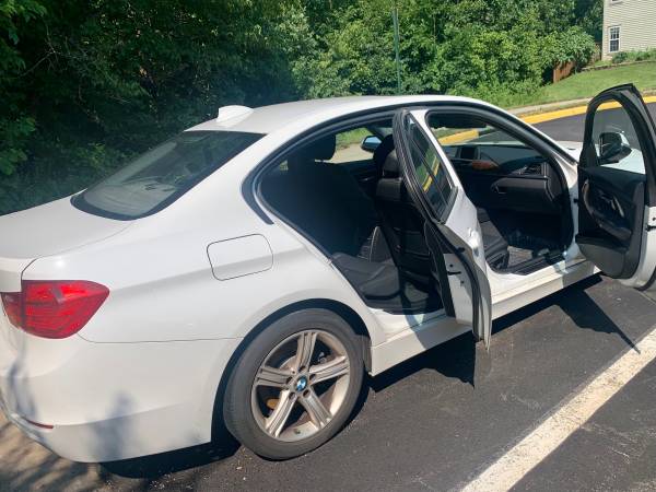 Sedán BMW Serie 3 328ix de 4 puertas, año 2014 - $6.500 (Condado de Loudoun)63439984999553123