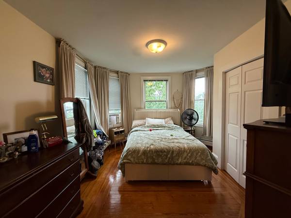 $2,450 / 1br - 700ft2 - Somerville/Davis Square 1 BR (Somerville \ Teele Sq. \ Davis Sq.)63699256323971122