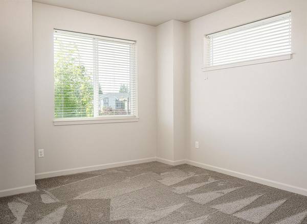 $2,400 / 3br - MOVE IN- Only $1000 DEP & 1 FREE MONTH! - Transom Windows, Pets OK (Vancouver)64039222325378122