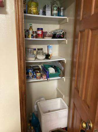 $1300.00 / 2br - 900ft2 - Rustic. Healthy, Charming Warm upper flat with a living environment li64029205403138123