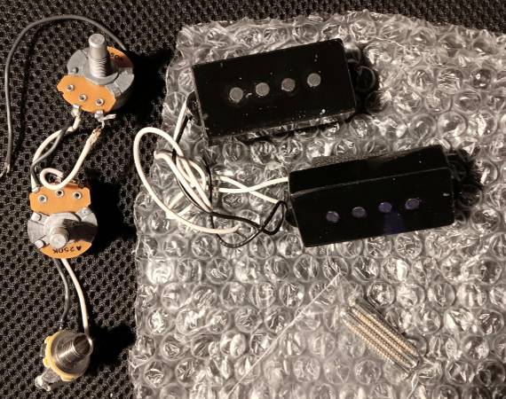 Fender Player P Bass Pickups + Harness 1