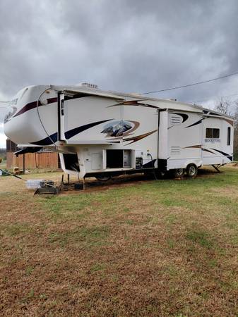 2010 Coachman 4V 5th Wheel RV BROOKSTONE 345 1