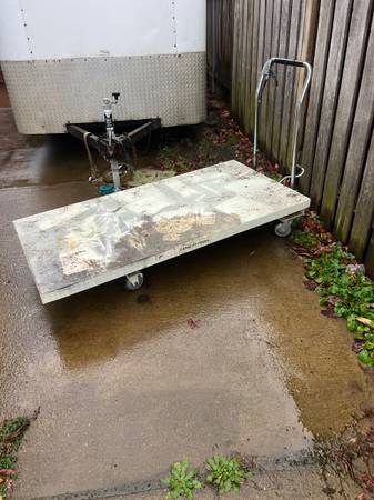 Rolling lift table 1