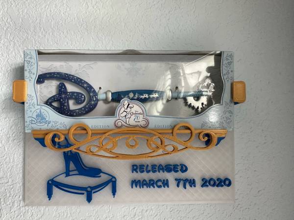 Disney Cinderella 70th anniversary boxed key and 3D display 1