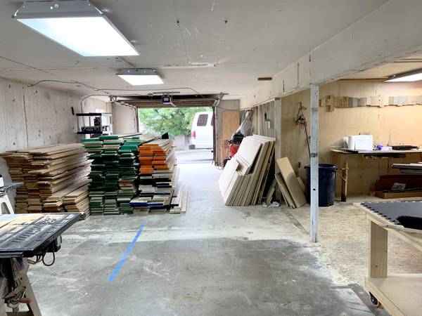 $1,700 / 2300ft2 - Garage Warehouse (Colorado Springs)63686710092803121