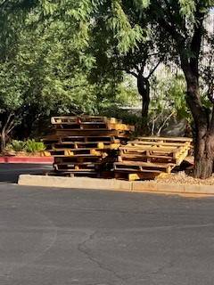 FREE PALLETS 1