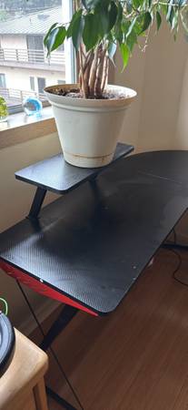 Corner Desk 1