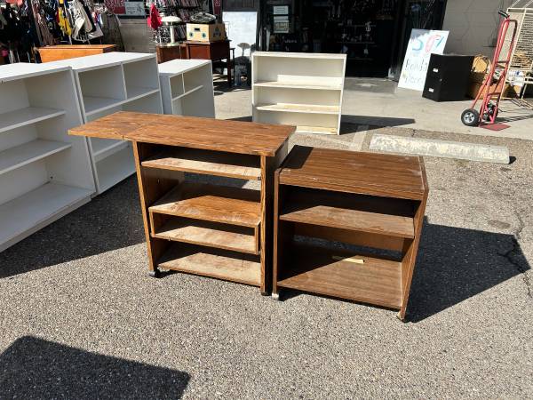 Shelves on casters 1