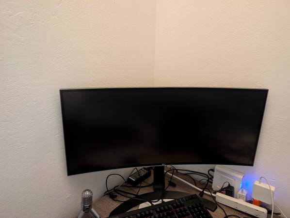 LG 34inch Ultrawide Monitor 1
