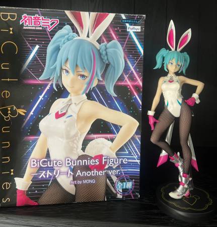 Hatsune Miku - BiCute Bunnies Figure - Street Pink Color Version 1