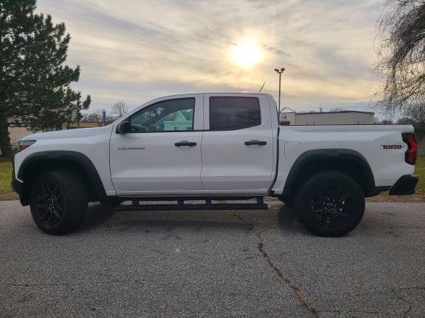 2023 Chevrolet Colorado Trail Boss - Photo 2