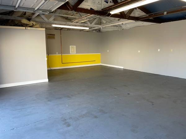 $1,400 / 1250ft2 - $1,400 / 1250ft2 - Rare affordable small space Retail or warehouse (Pa (Patterson)63970305426690120