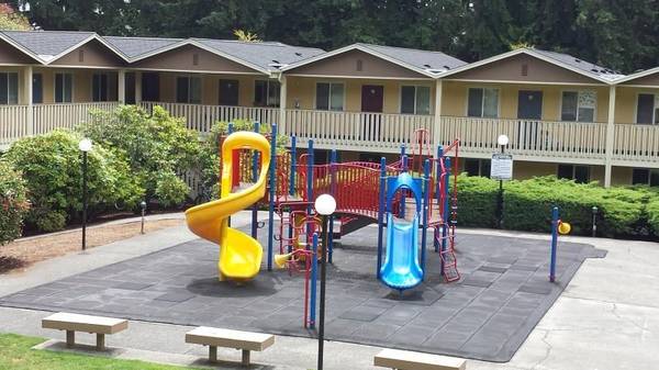 $1,215 / 1br - 680ft2 - This stylishly renovated 680 sq ft 1 bed / 1 bath is a must-see! (Bellevue)63929304139267123