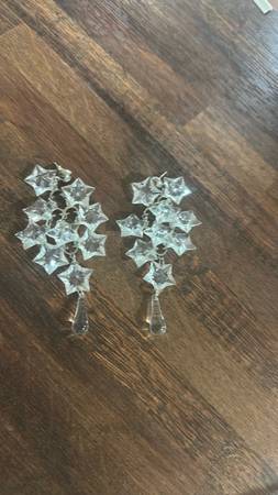 Unbranded dangle star shaped cluster acrylic earrings 1