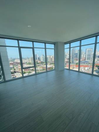 Beautiful 2 bed w washer/dryer, private balcony, and hardwood floors 1