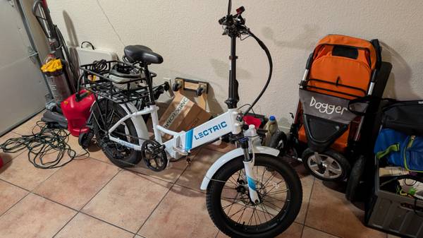 Lectric XP 2.0 Step-thru electric bicycle 1