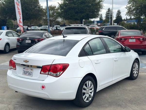 2013 Chevrolet Cruze LS Sedan 4D Eficiente en Combustible y Auto bajo $$10,000$$ - $6,900 (hayward / castro valley)63613140517249124