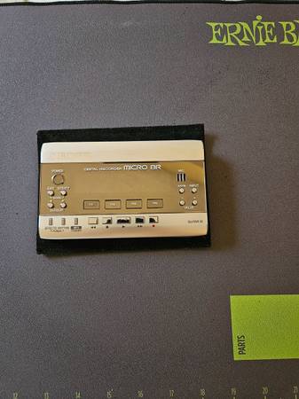 BOSS micro BR Digital Multitrack Recorder 1